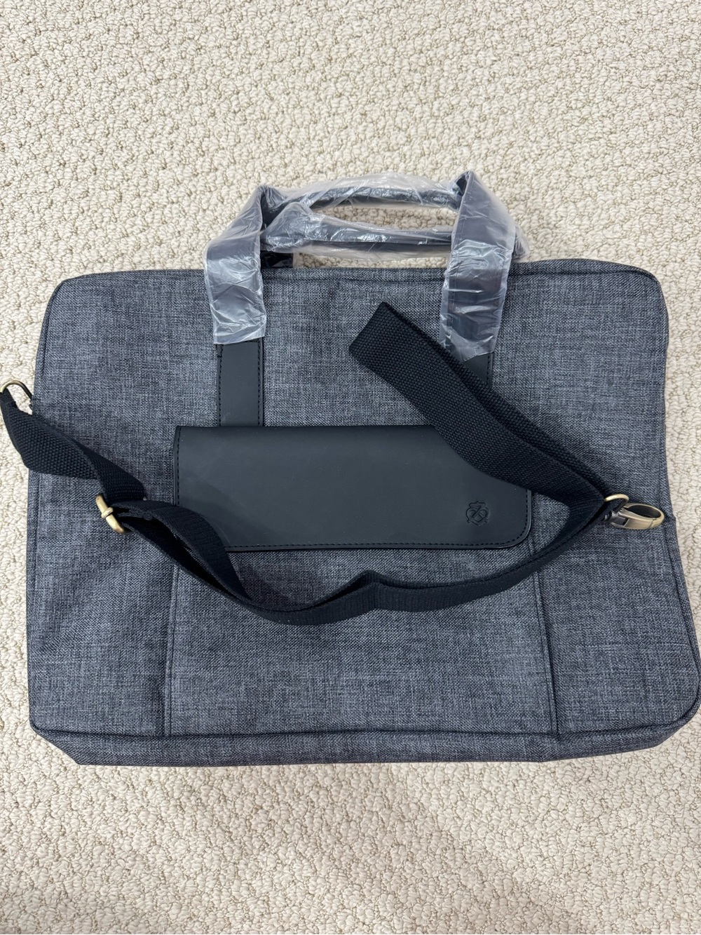 Chivas Black & Grey Laptop Bag – Brand New & Spacious – Fits 18" Laptop - Picture 8 of 12